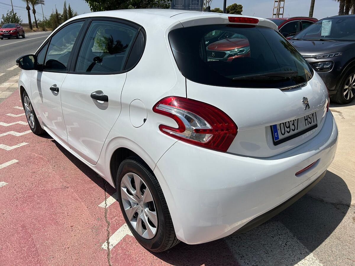 PEUGEOT 208 ACTIVE 1.4 HDI MANUAL SPANISH LHD IN SPAIN 142000 MILES SUPERB 2013